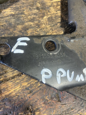 1994 - 1998 DODGE RAM 12V PPUMP CUMMINS THROTTLE LINKAGE BRACKET  + ROD 3931559