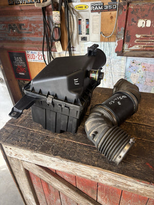 OEM 2003 - 2007 DODGE RAM 2500 3500 CUMMINS 5.9L AIR BOX FILTER HOUSING ASSEMBLY