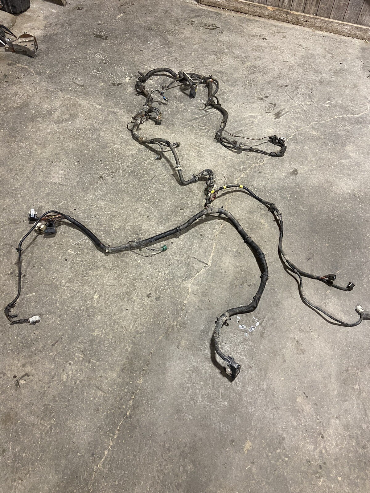 2001 DODGE RAM 24V CUMMINS AUTOMATIC COMPLETE ENGINE PCM / TRANS HARNESS 3947201