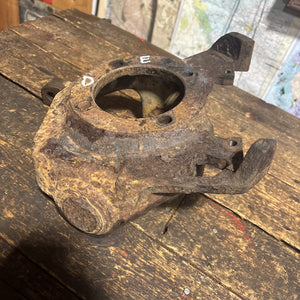 1994-1998 DODGE RAM 2500 3500 DANA 60 DRIVER SIDE STEERING KNUCKLE