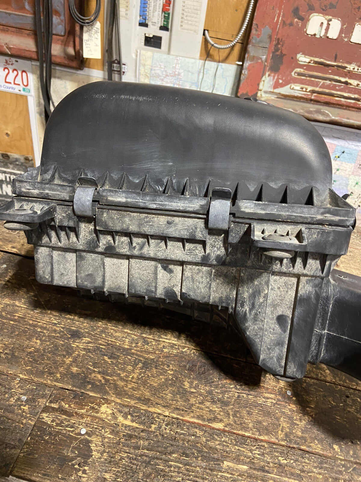 2006 - 2008 DODGE RAM 1500 2500 5.7L HEMI OEM AIR FILTER HOUSING INTAKE SET