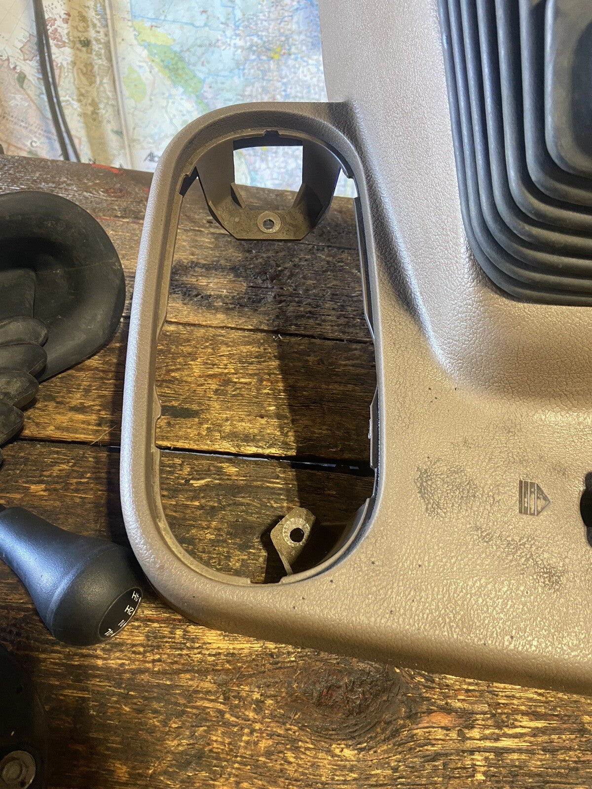 1998-2002 DODGE RAM 2500 3500 SHIFTER SURROUND CONSOLE CUPHOLDER BOOTS TAN