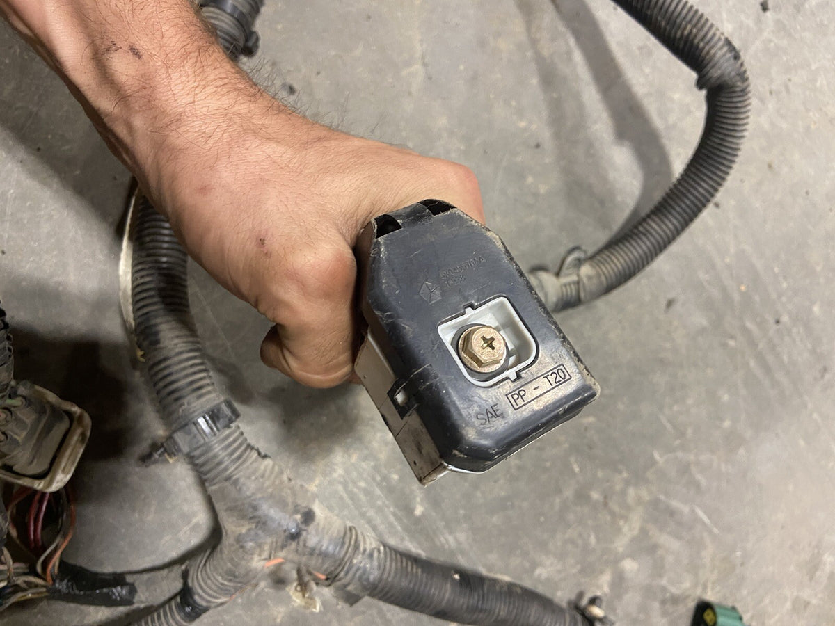 2001 DODGE RAM 24V CUMMINS AUTOMATIC COMPLETE ENGINE PCM / TRANS HARNESS 3947201