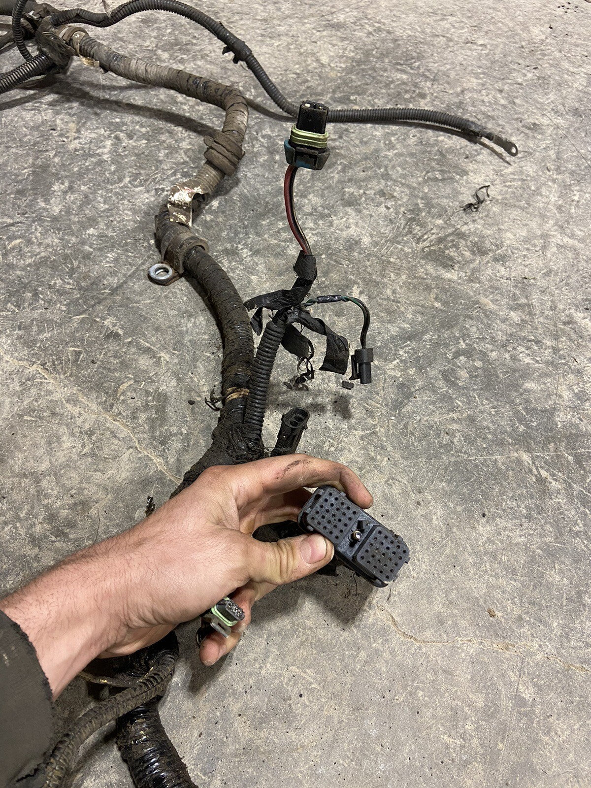 2001 DODGE RAM 2500 3500 CUMMINS ENGINE +PCM-STD TRANS HARNESS 3947682, 56045904