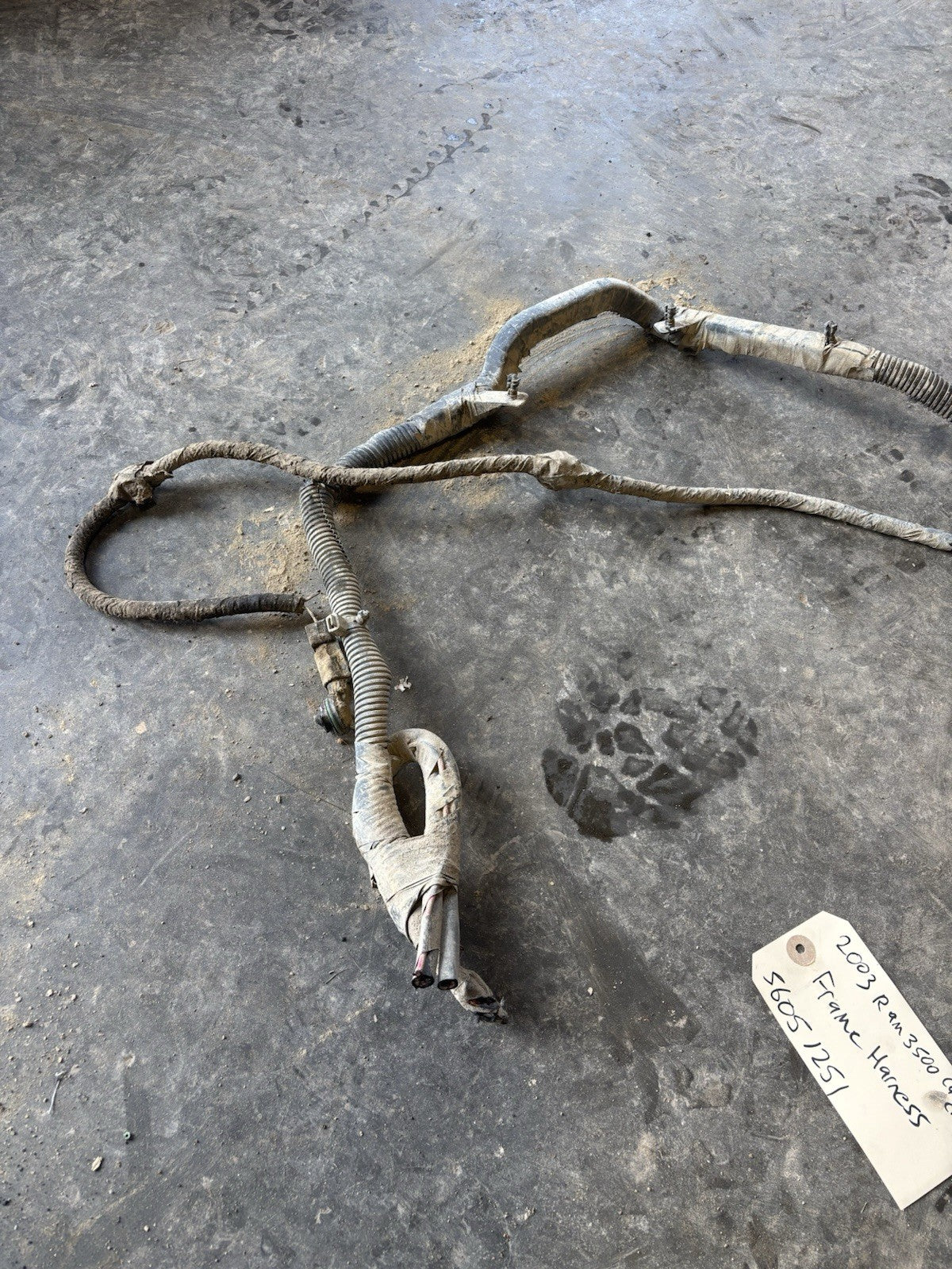 2003 DODGE RAM 3500 CAB CHASSIS FRAME WIRING HARNESS 56051251 END CUT OFF 4 DECK