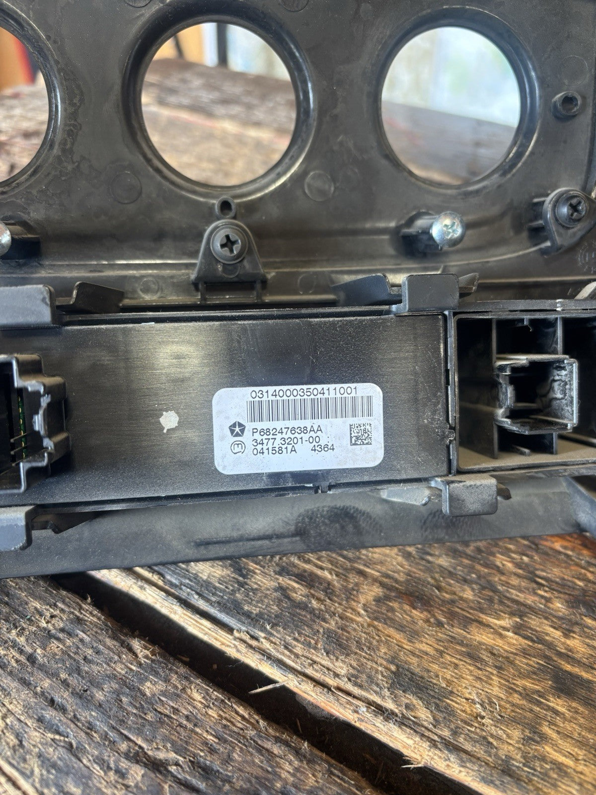 2013 - 2018 RAM CENTER DASH TRIM BEZEL 68142281 1VY951X9AC 68247638