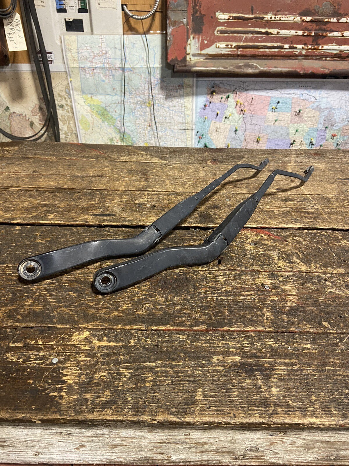 2010 - 2012 DODGE RAM 2500 3500 WIPER ARMS SET PAIR 55277449AC 55277450AB