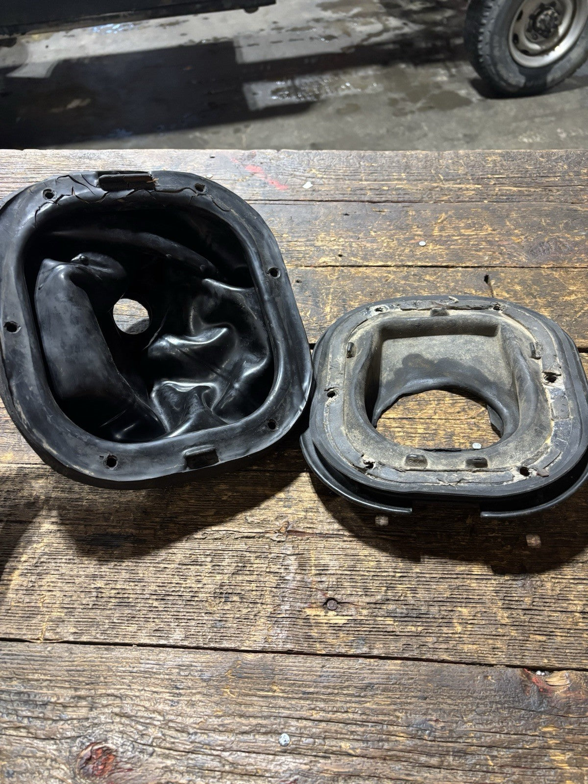 1994-1997 DODGE RAM 2500 3500 CUMMINS 2WD MANUAL TRANSMISSION SHIFTER BOOT SET