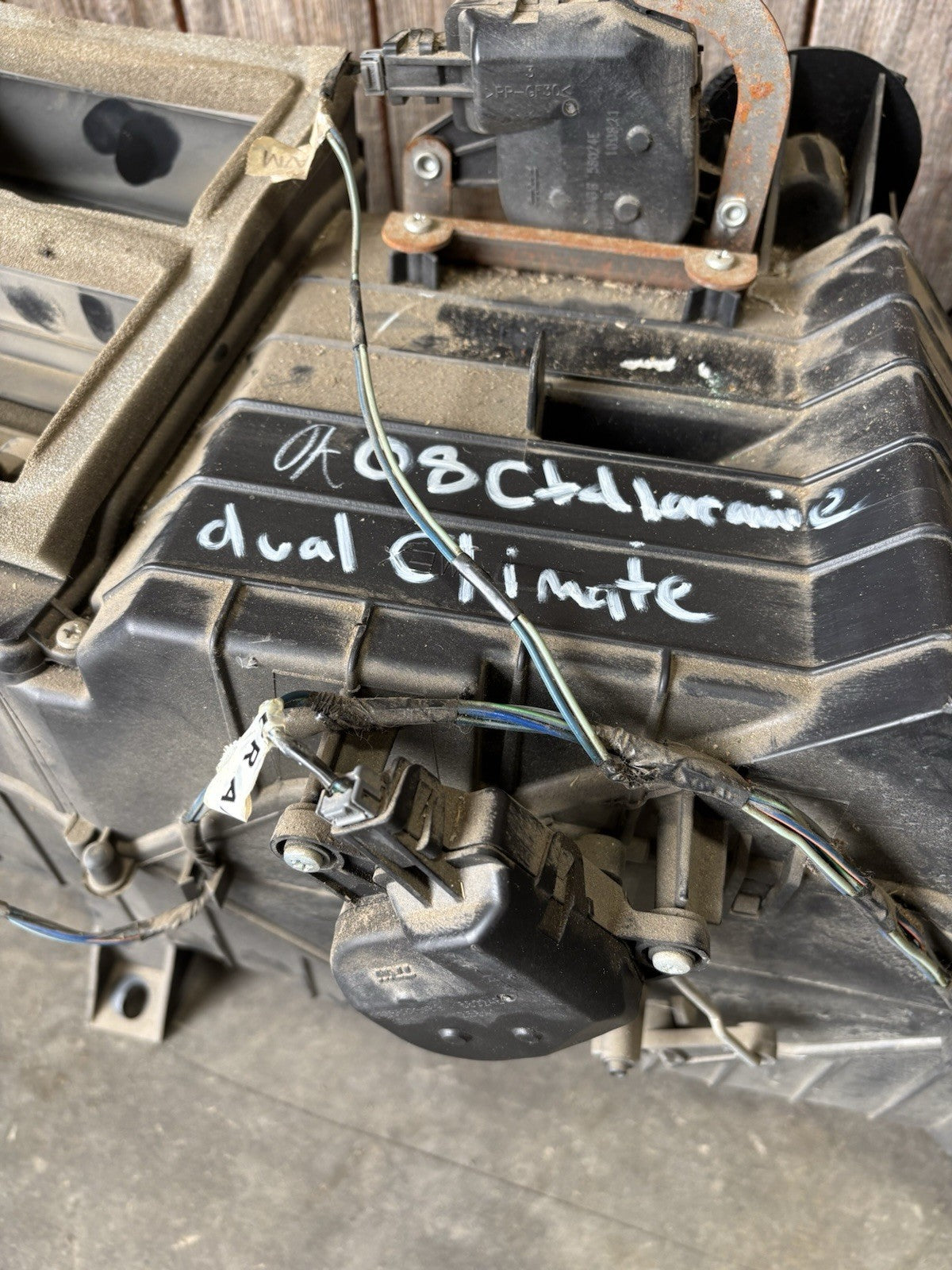 2006 2007 2008 2009 DODGE RAM LARAMIE DUAL CLIMATE HEATER HVAC BOX 55056739AE