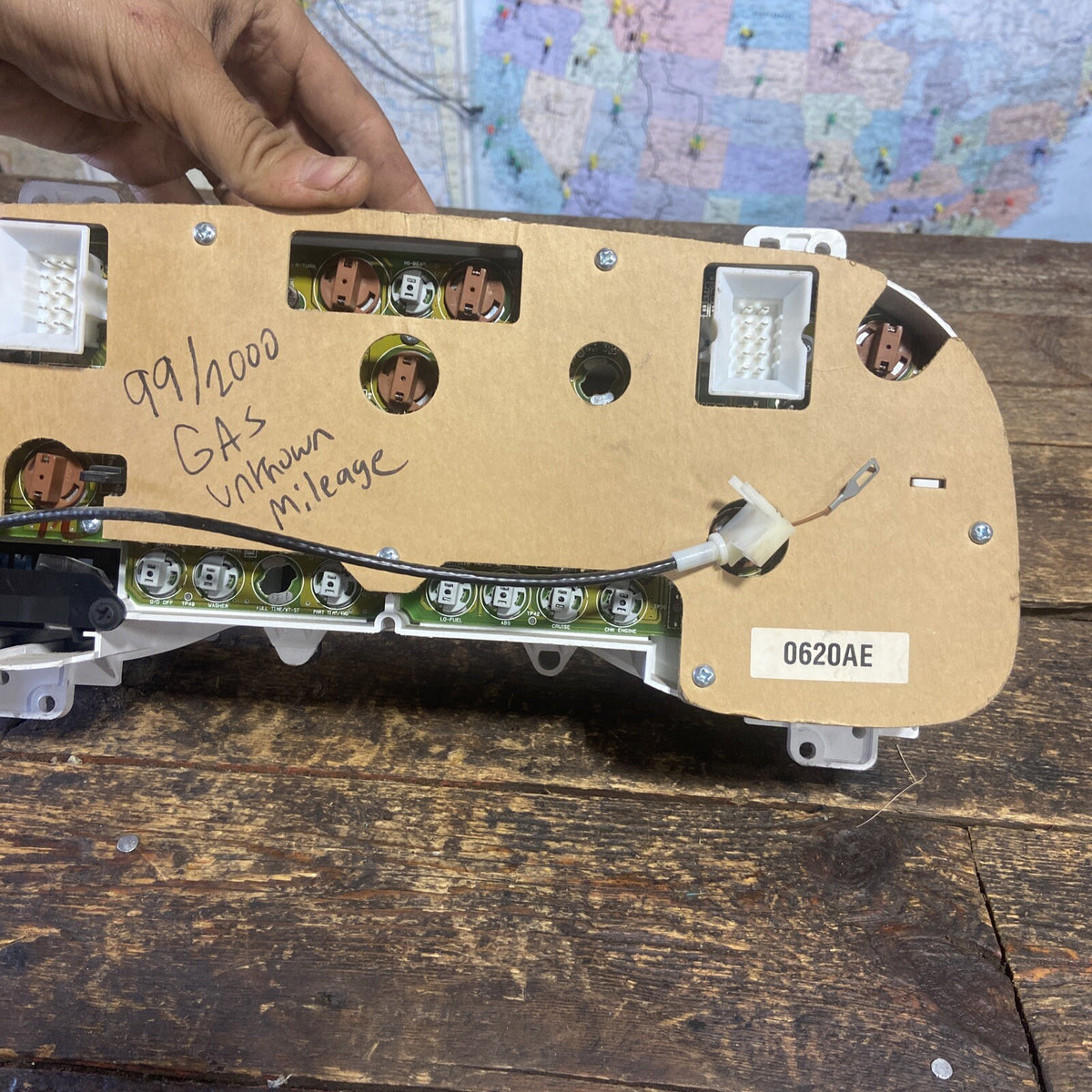 1999 2000 DODGE RAM 1500 2500 3500 GAS AUTO INSTRUMENT GAUGE CLUSTER 56020620