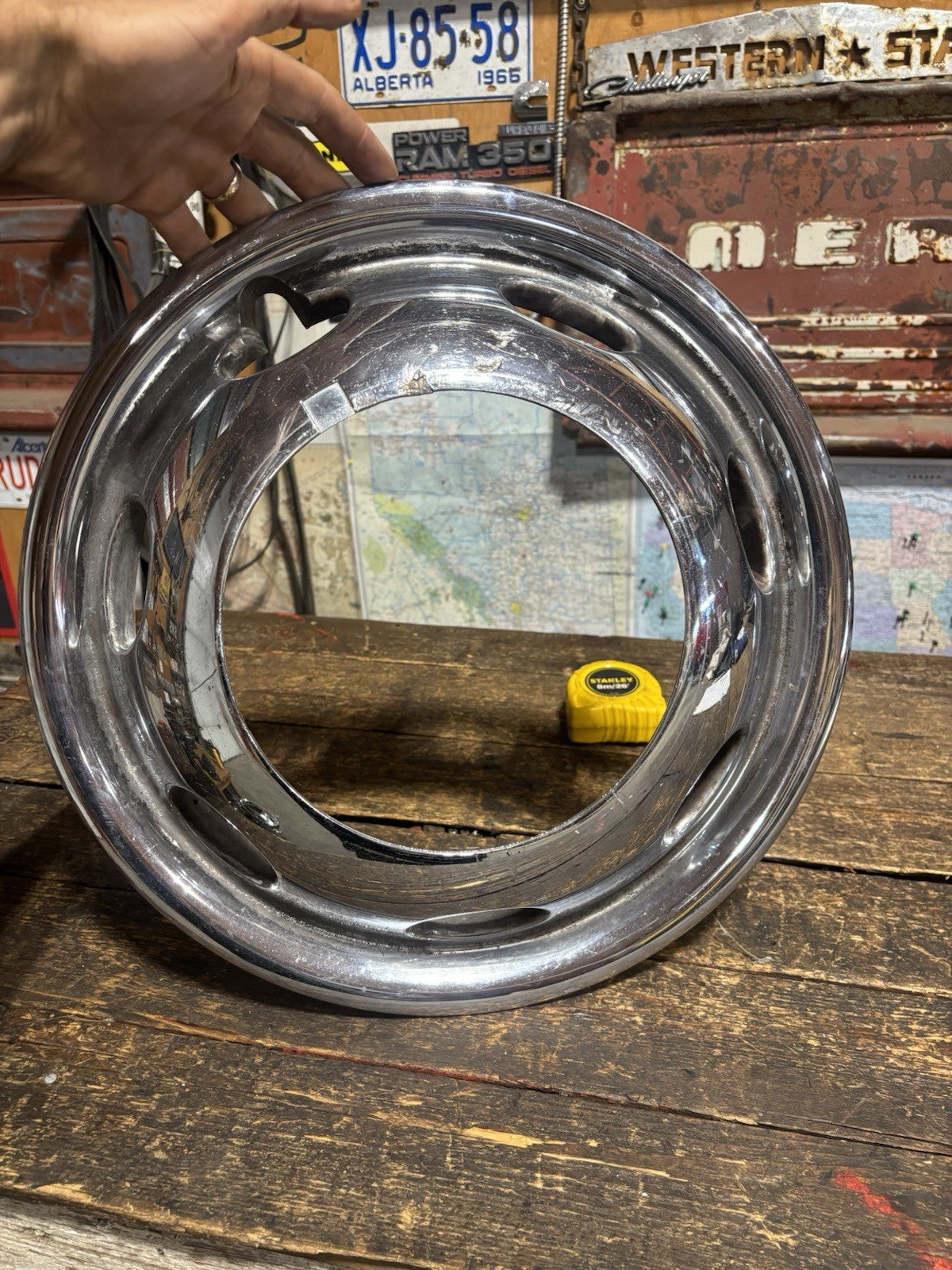 1999 - 2002 DODGE RAM 3500 DUALLY FRONT HUB DISH SIMULATOR WHEEL COVER 52106448