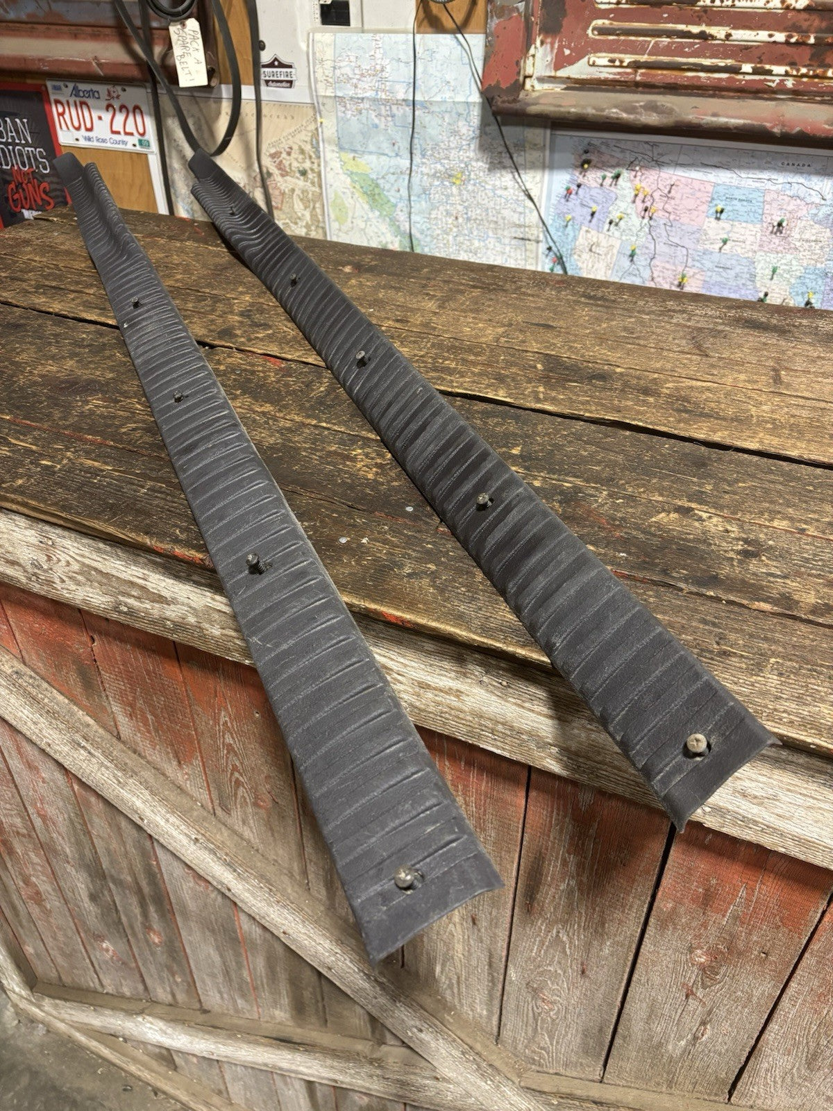 NICE 1998-2002 DODGE RAM 2500 3500 SET OF DARK GREY FLOOR TRIM FOR EXTENDED CAB