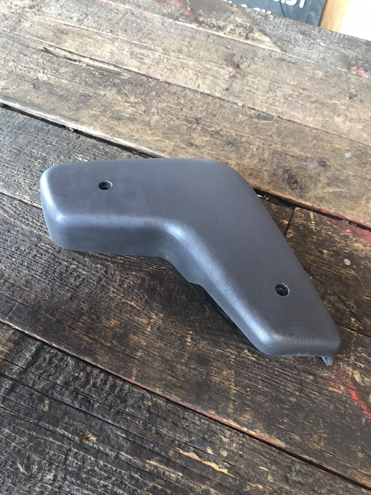 1989-1993 DODGE RAM PASSENGER SIDE PLASTIC GREY HINGE COVER REG CAB BENCH SEAT