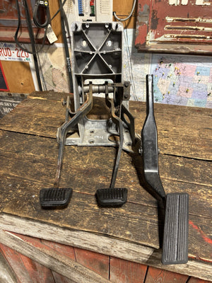 1994 - 1997 DODGE RAM CLUTCH BRAKE THROTTLE PEDAL ASSEMBLY 52007542, 52078206