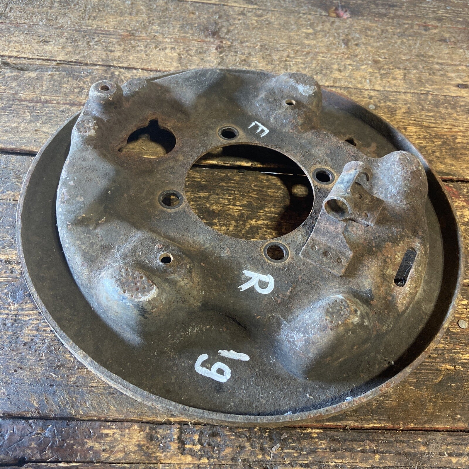 1989 -1993 DODGE RAM 250 SINGLEWHEEL PASSENGER SIDE BRAKE BACKING PLATE 324913-R