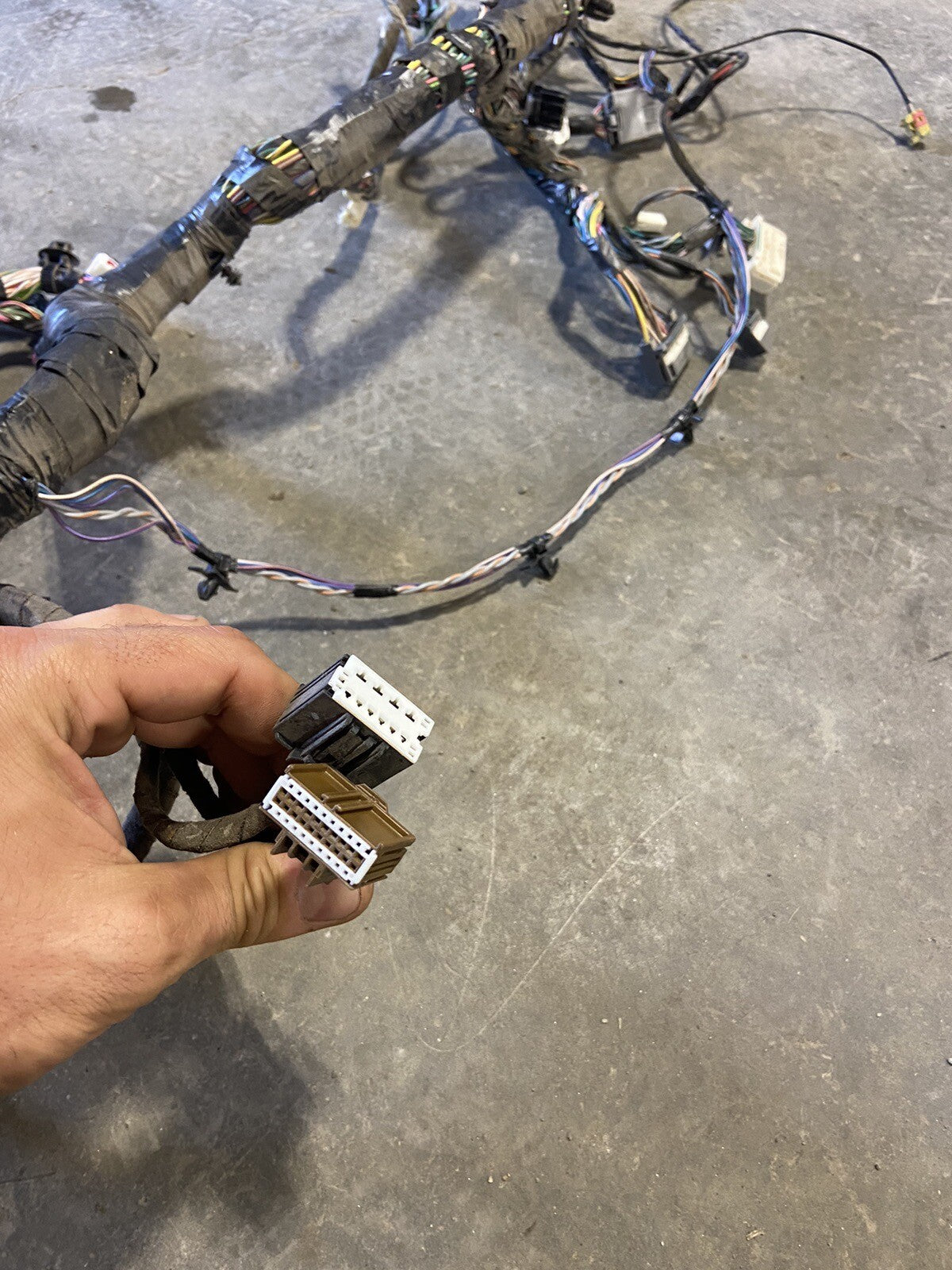 2010 DODGE RAM 2500 3500 CUMMINS LARAMIE AUTOMATI DASH WIRING HARNESS 68047007AD