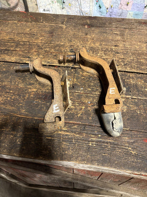 89-93 DODGE RAM 250/350 1ST GEN 4X4 FRONT DANA 60 SHOCK BRACKET MOUNTS