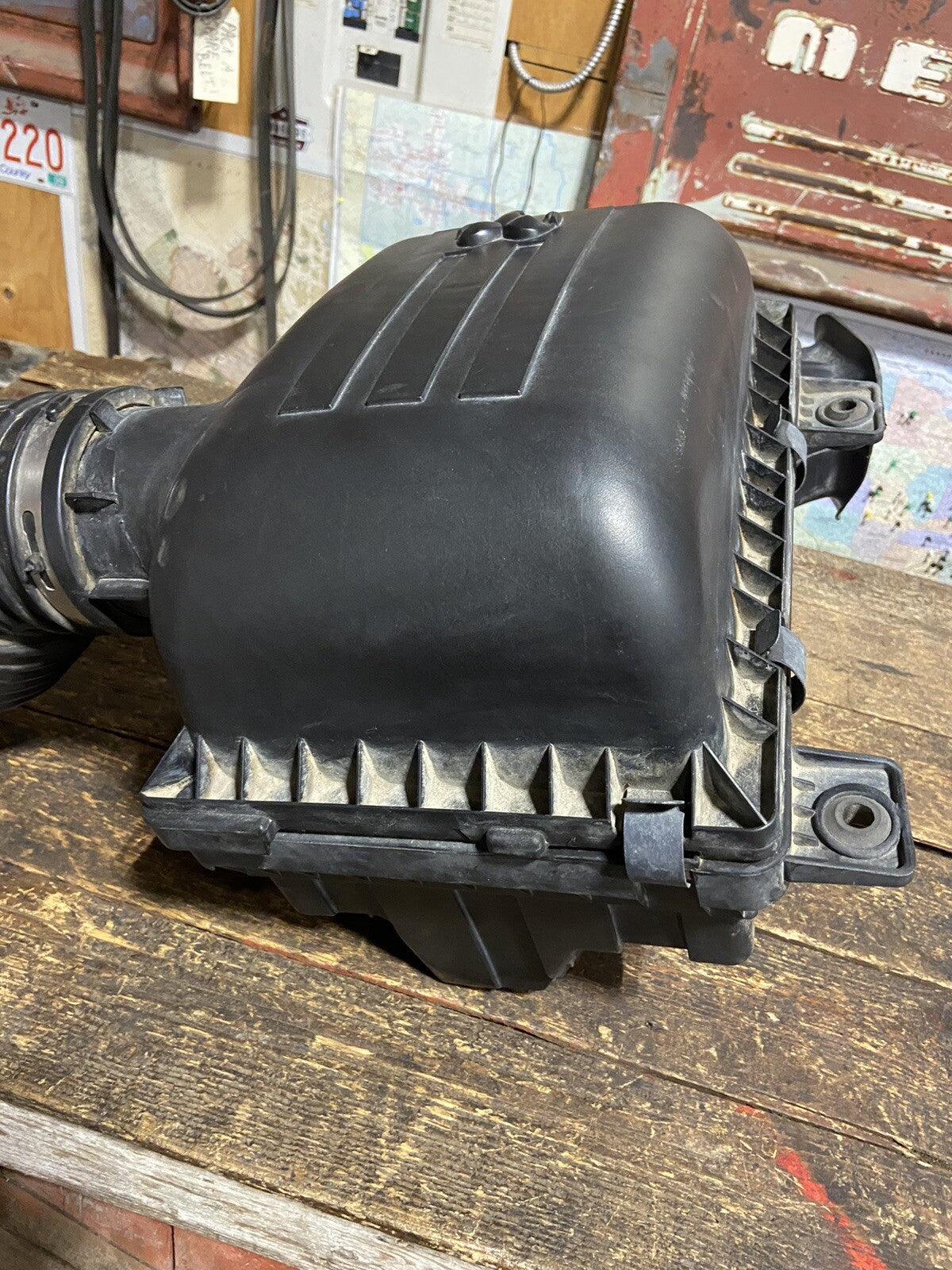 2006 - 2008 DODGE RAM 1500 2500 5.7L HEMI OEM AIR FILTER HOUSING INTAKE SET