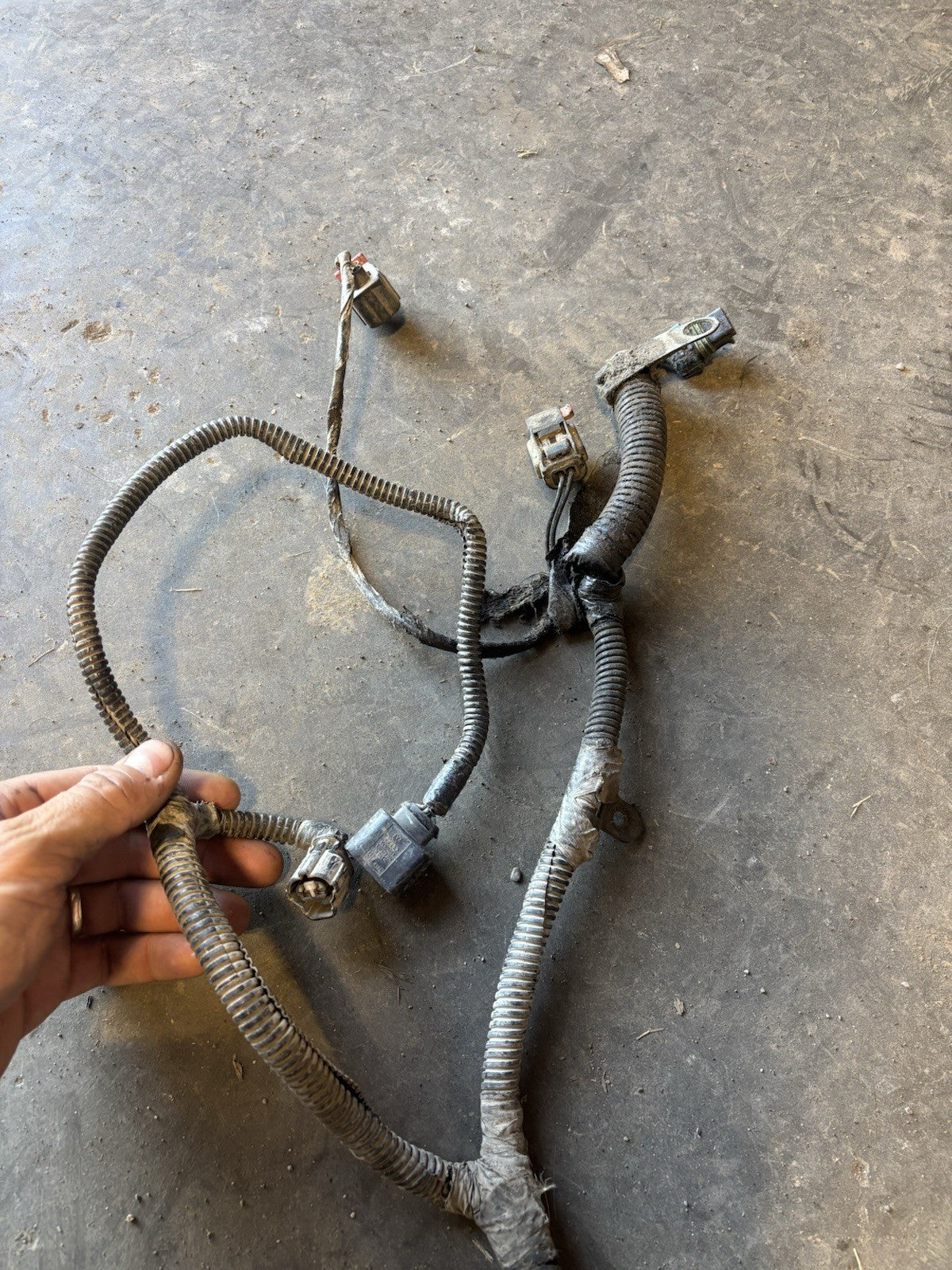 2004 .5 2005 DODGE RAM CUMMINS 6SPD MANUAL FULL ENGINE HARNESS 3969689 3969688