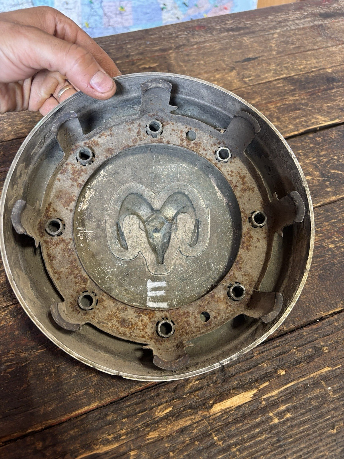 2003 - 2012 DODGE RAM 3500 DUALLY FRONT HUB CENTER CAP 52106876