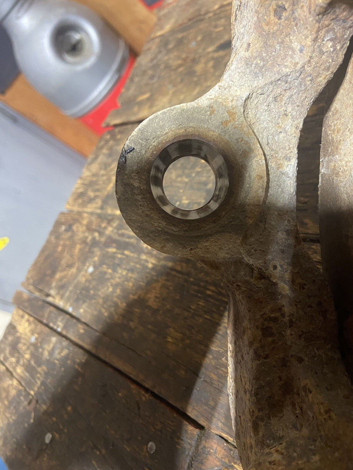 1994 - 1998 DODGE RAM 2500 CUMMINS 2WD STEERING KNUCKLE SPINDLE PASSENGER SIDE