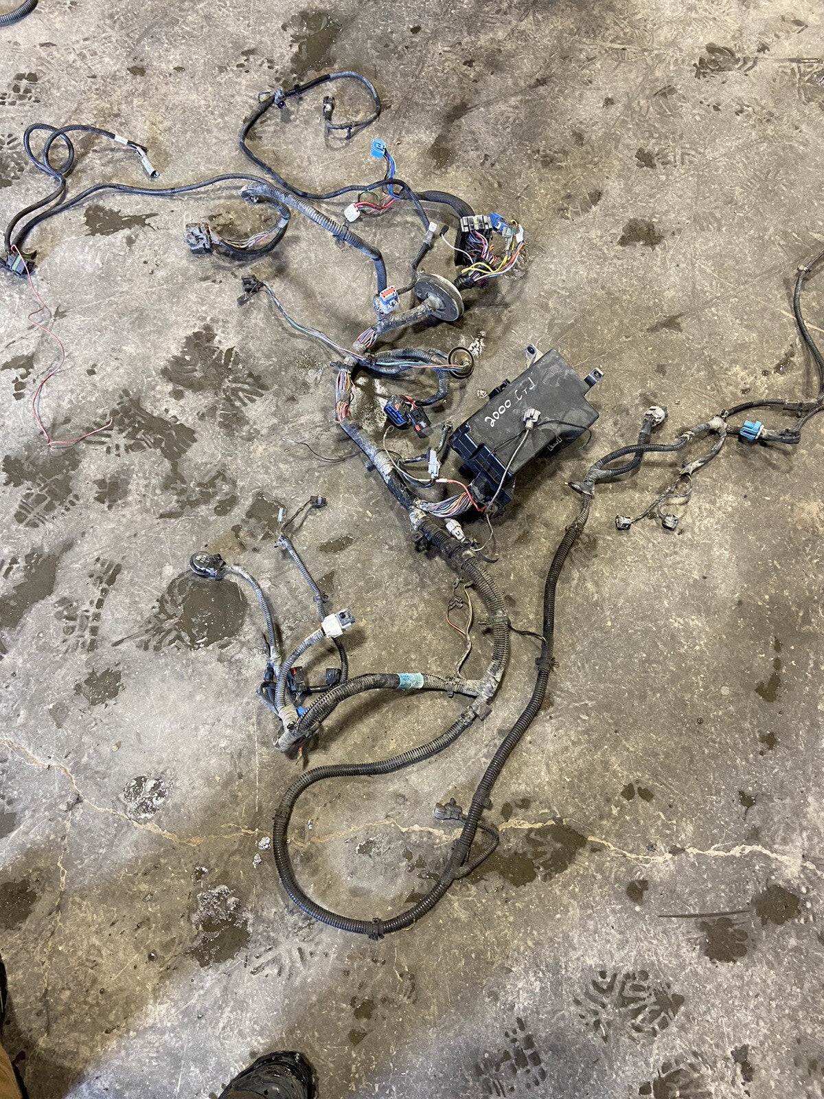 2000 DODGE RAM 2500 3500 CUMMINS ENGINE BAY FUSEBOX WIRING HARNESS PN 56045426AE
