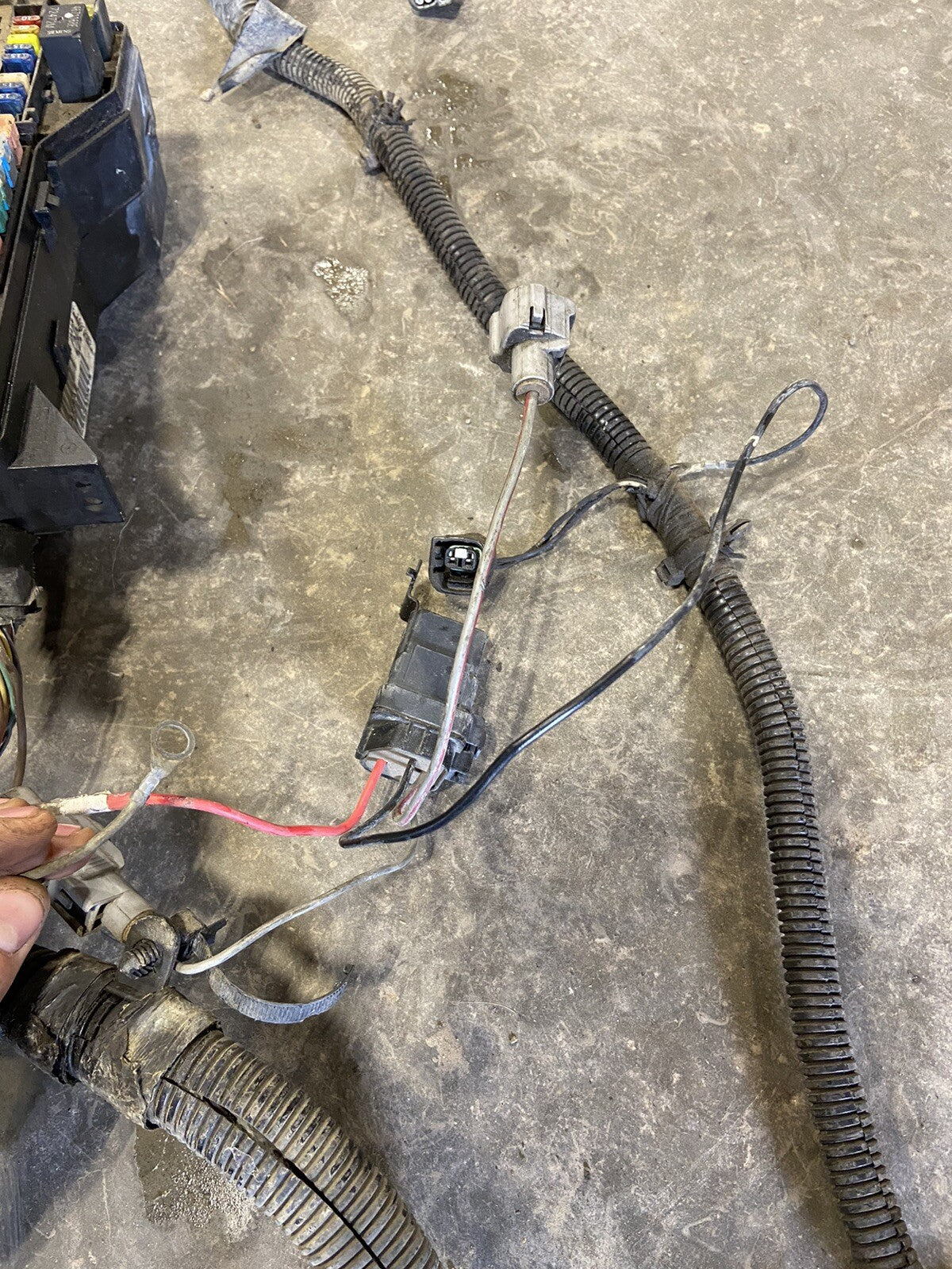 2000 DODGE RAM 2500 3500 CUMMINS ENGINE BAY FUSEBOX WIRING HARNESS PN 56045426AE