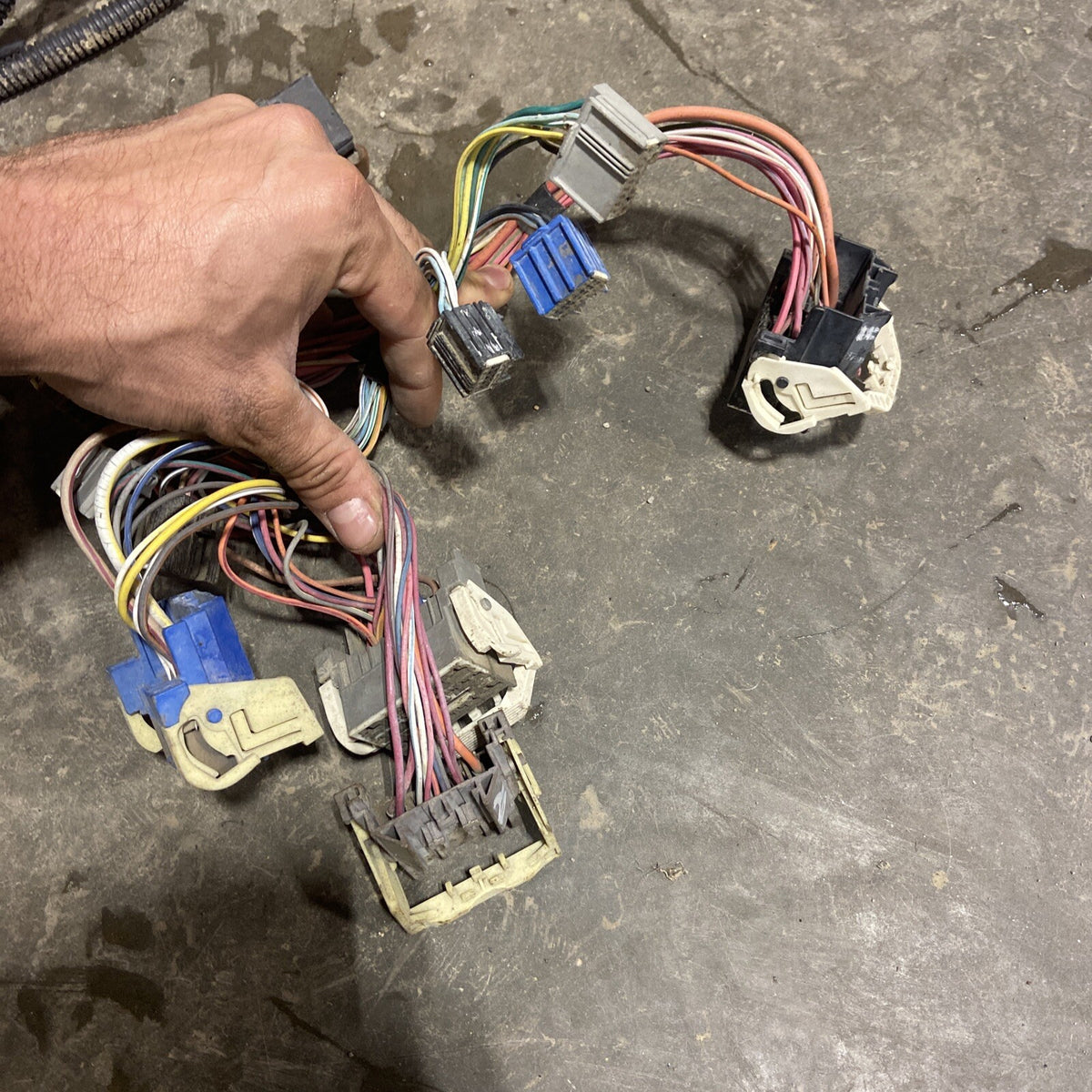 2006 DODGE RAM 2500 3500 CUMMINS ENGINE BAY WIRING HARNESS 56051330AD