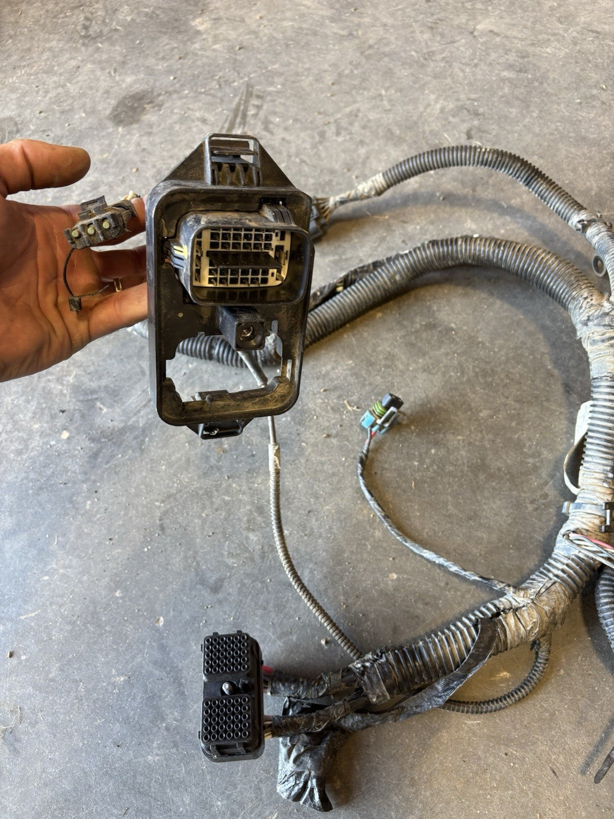 2007 .5 DODGE RAM 6.7L AUTOMATIC COMPLETE ENGINE HARNESS PN 4946123 4946123