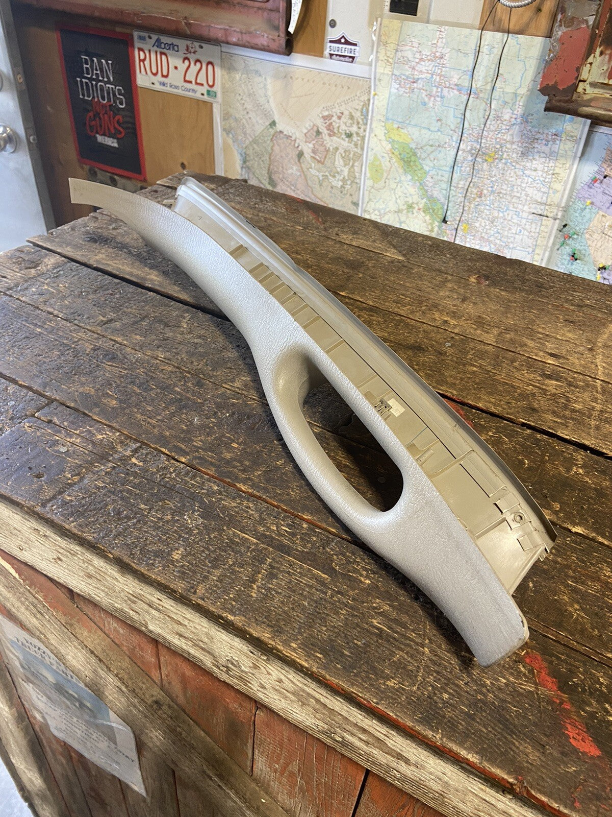 2003 - 2009 DODGE RAM 1500 2500 3500 DRIVER LH SIDE A PILLAR HANDLE TRIM 824726