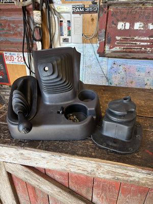 1998-2002 DODGE RAM 2500 3500 SHIFTER SURROUND CONSOLE CUPHOLDER BOOTS DARK GREY