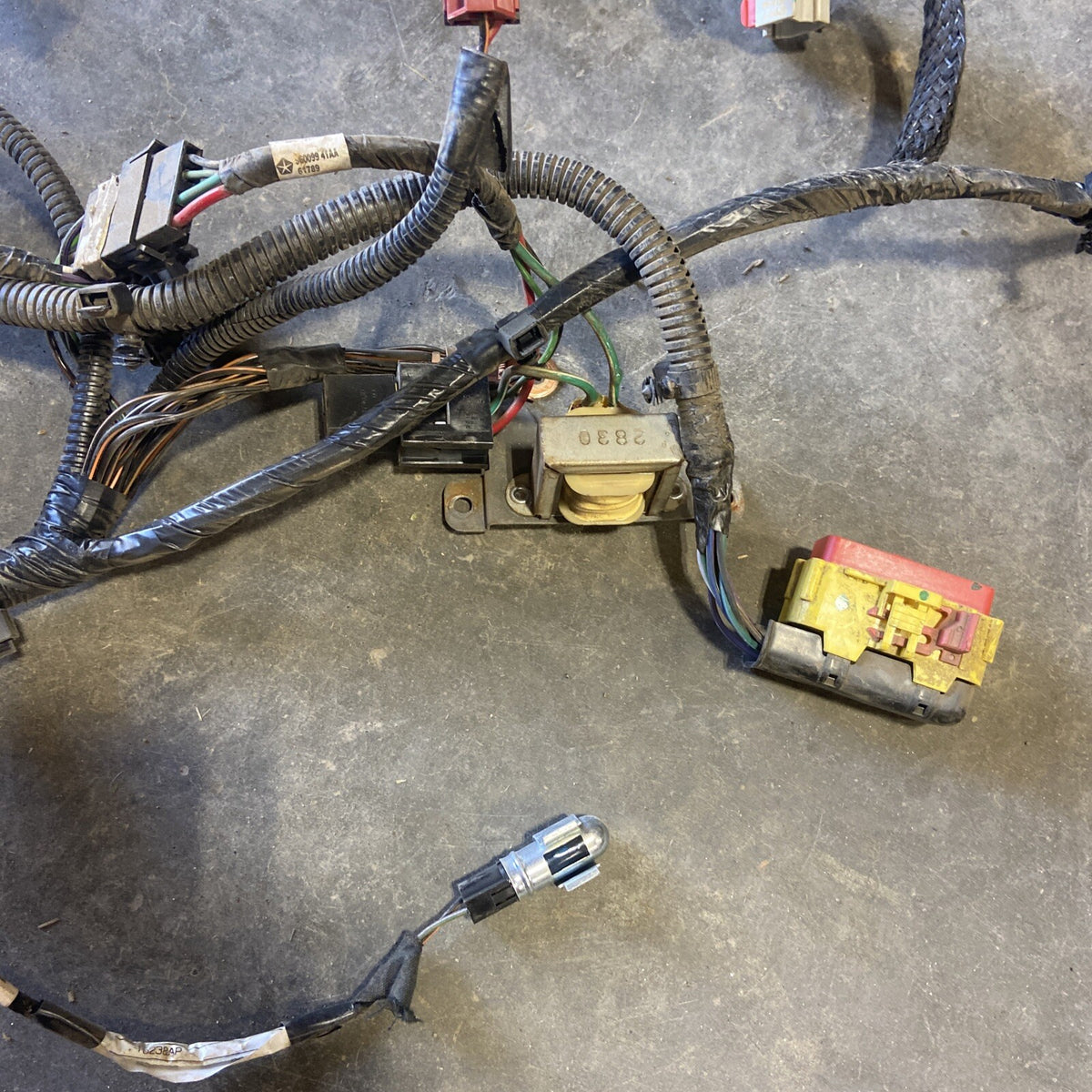 2000 - 2002 DODGE RAM CUMMINS MANUAL DASH WIRING HARNESS HEATED SEATS 56045361AF