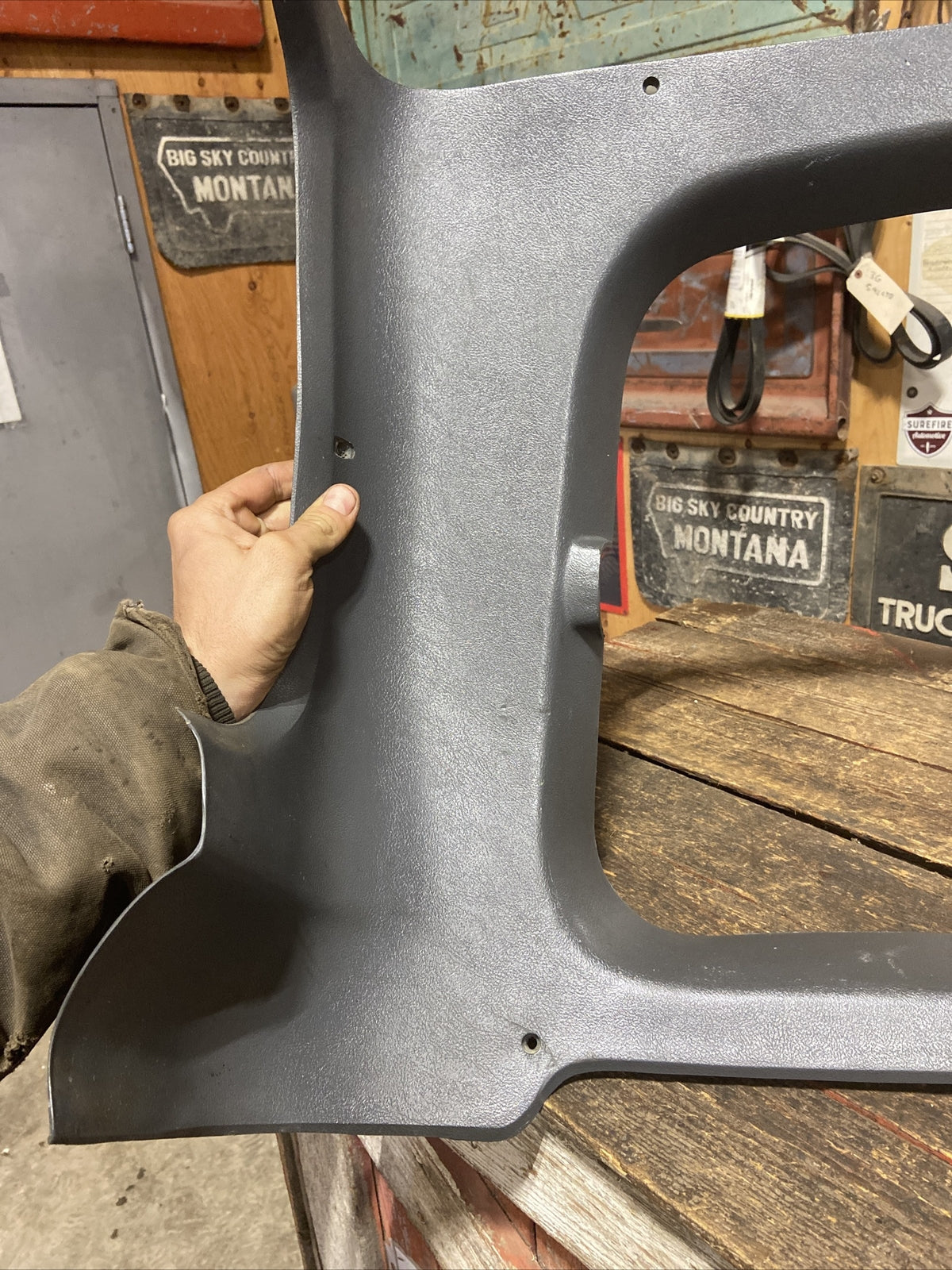 DRIVERS SIDE EXTENDED CAB REAR WINDOW TRIM GREY 1989-1993 DODGE RAM 55028913