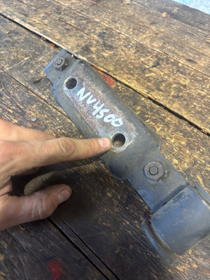 1994 - 2002 DODGE RAM 2500 3500 NV4500 NV 4500 TRANSMISSION BRACKET 52019641