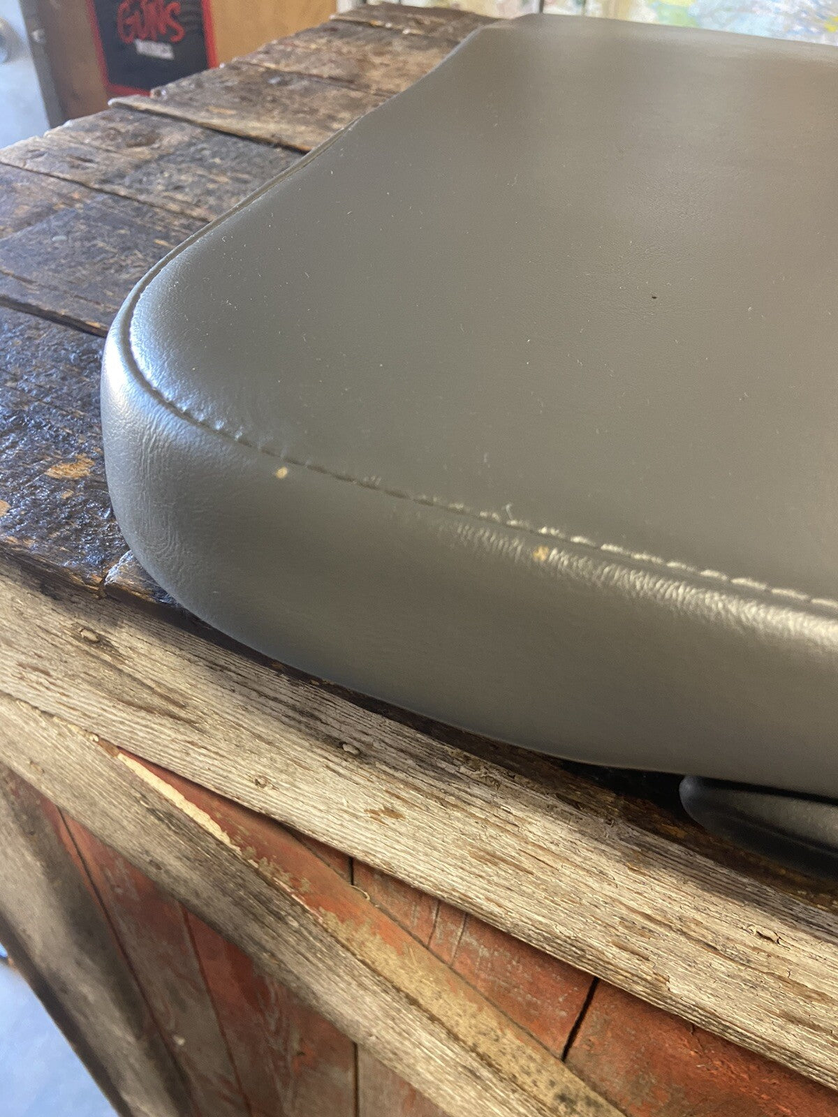 2006 - 2009 DODGE RAM 1500 2500 3500 CUMMINS CENTER CONSOLE LID GREY