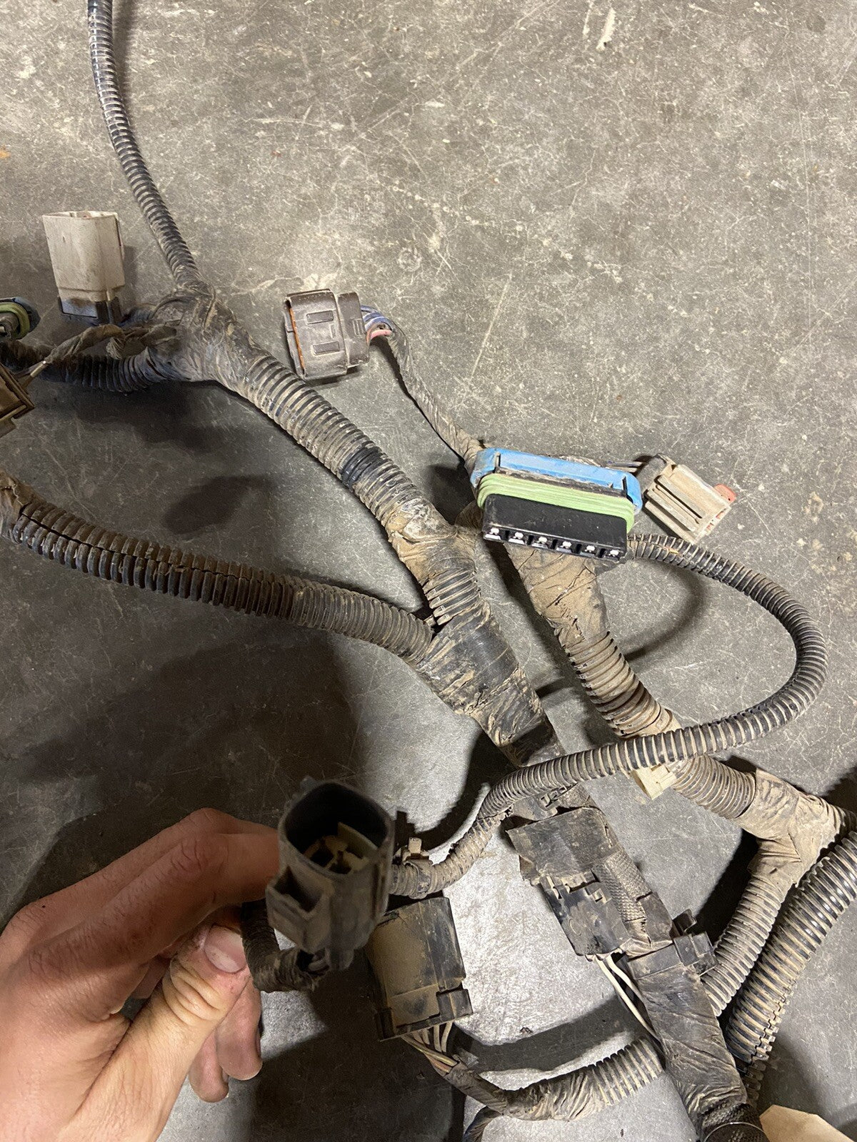 2010 DODGE RAM 2500 3500 6.7L CUMMINS FRONT HALF OF ENGINE HARNESS PN 5266138