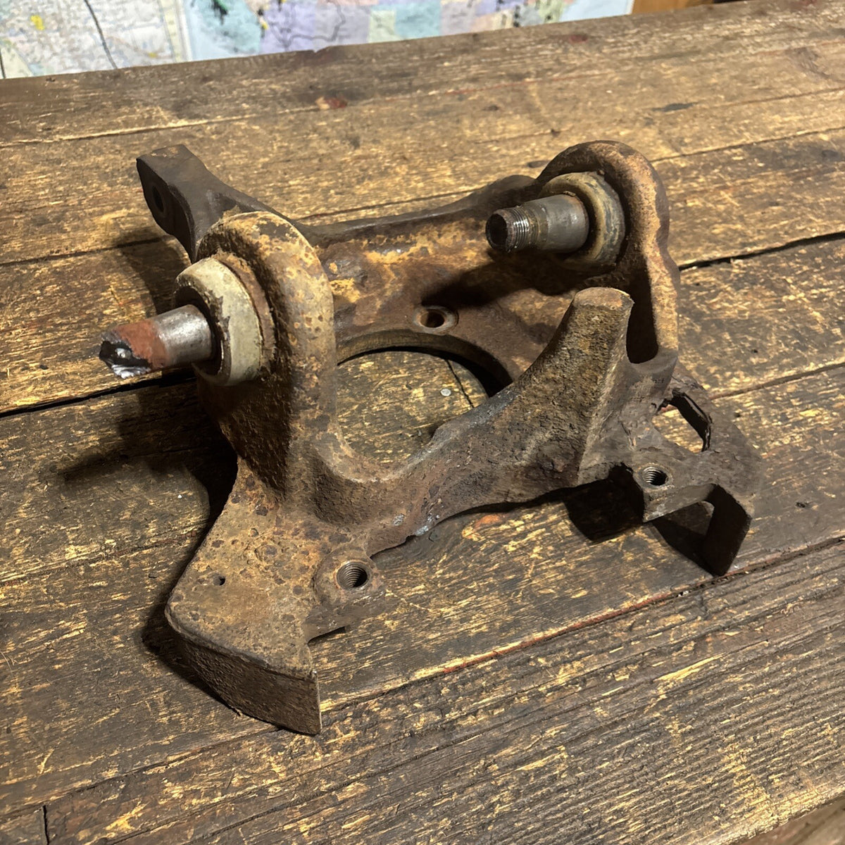 1994-1998 DODGE RAM 2500 3500 DANA 60 DRIVER SIDE STEERING KNUCKLE