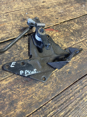 1994 - 1998 DODGE RAM 12V PPUMP CUMMINS THROTTLE LINKAGE BRACKET  + ROD 3931559