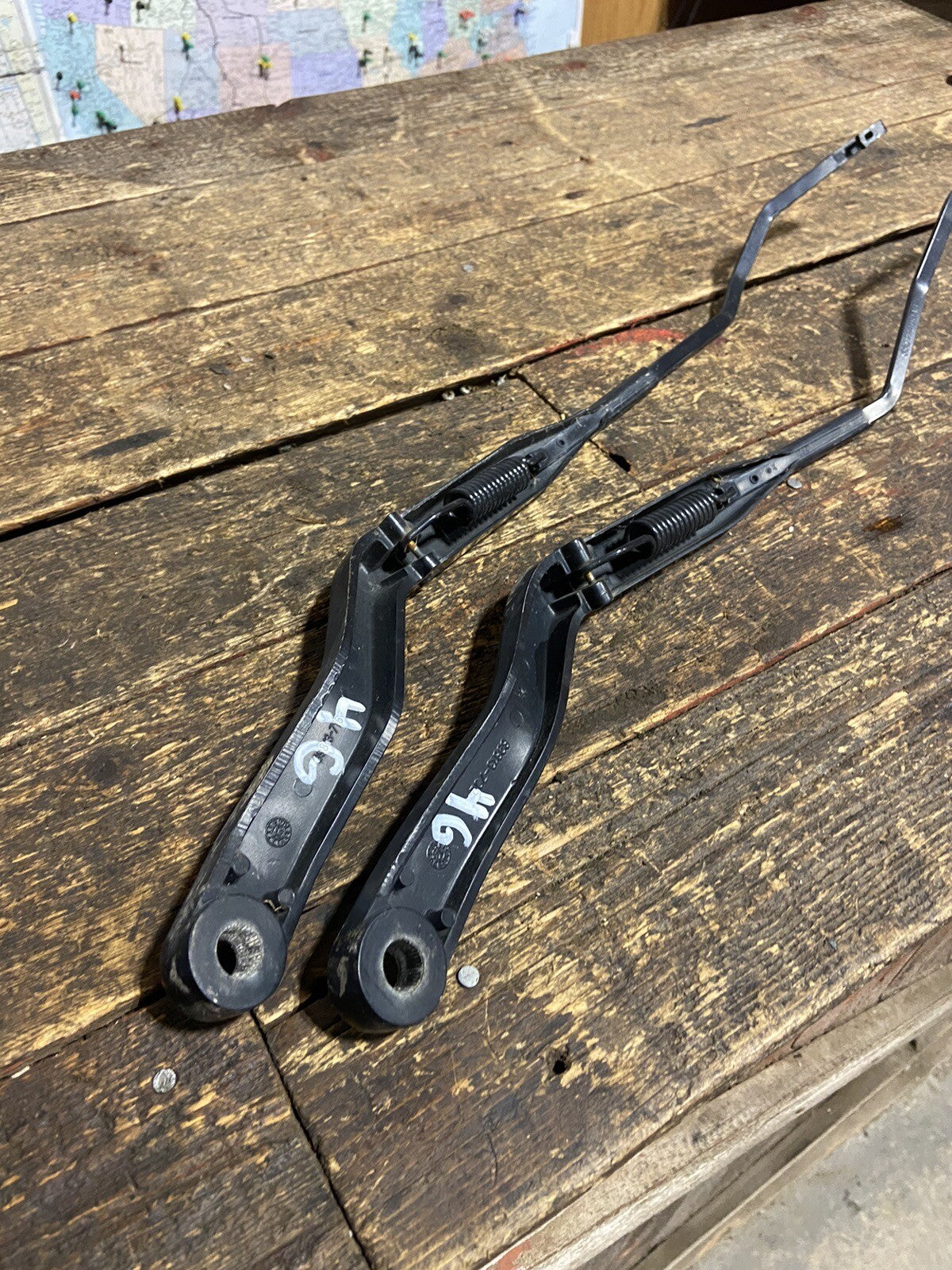 2010 - 2012 DODGE RAM 2500 3500 WIPER ARMS SET PAIR 55277449AC 55277450AB