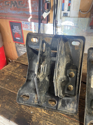 2010 - 2018 DODGE RAM 2500 3500 CUMMINS BUMPER BRACKETS SET WITH TOW HOOKS