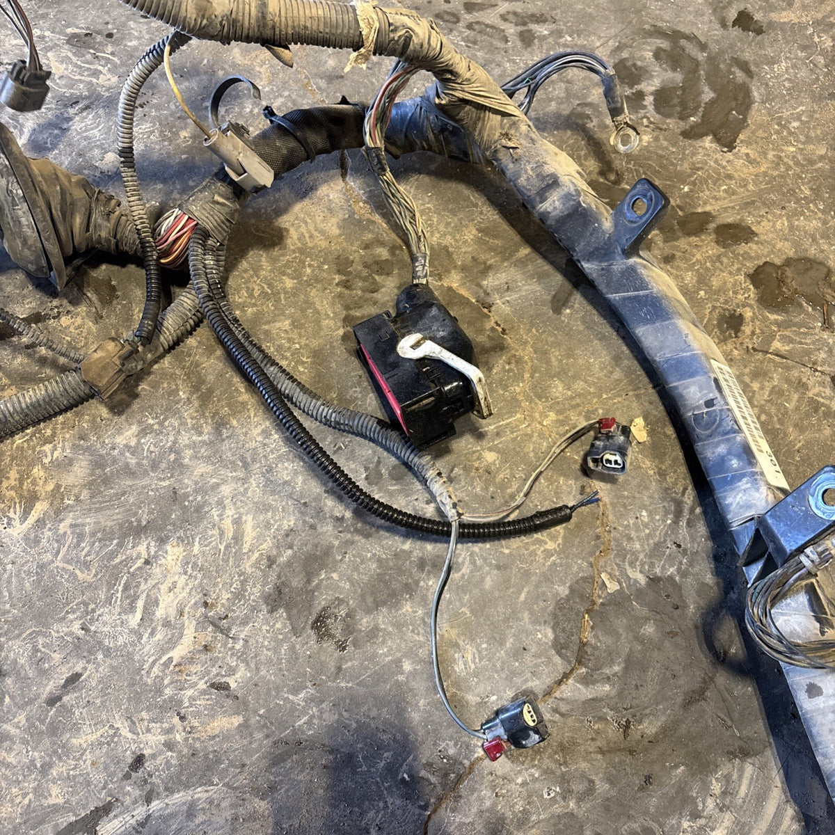 2008 DODGE RAM 2500 3500 6.7L CUMMINS 6spd G56 ENGINE BAY HARNESS 68035301ac