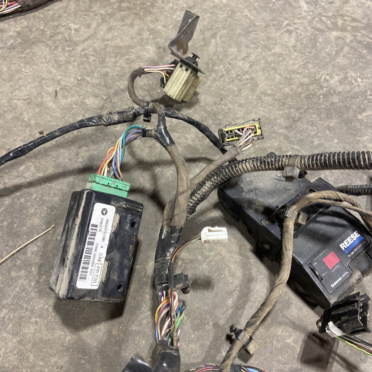 1998 DODGE RAM 2500 3500 12V/ 24V CUMMINS MANUAL DASH HARNESS 56020481AC