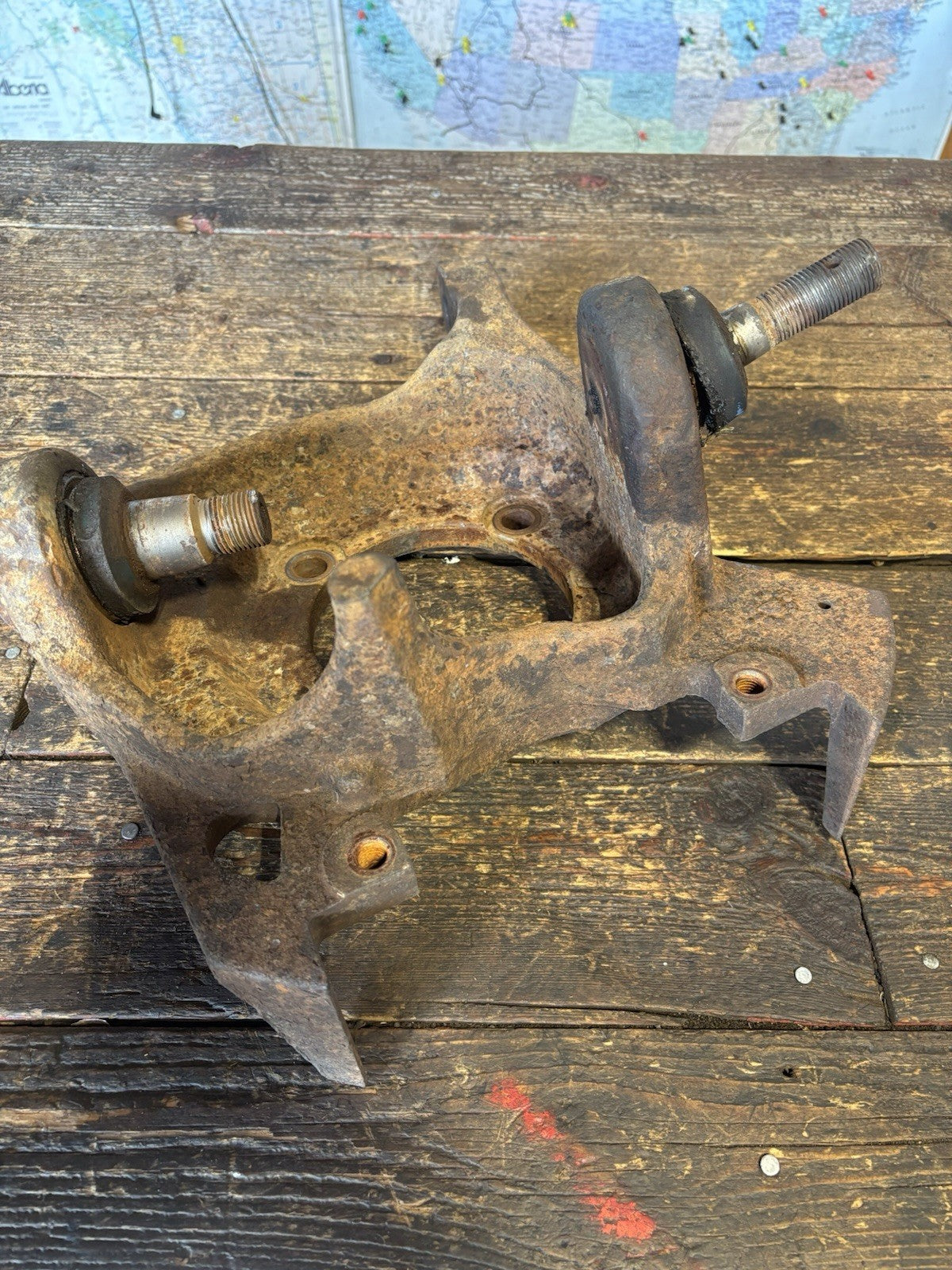 PASSENGER SIDE STEERING KNUCKLE DANA 60 94-98 DODGE RAM 2500/3500 TRUCKS D60