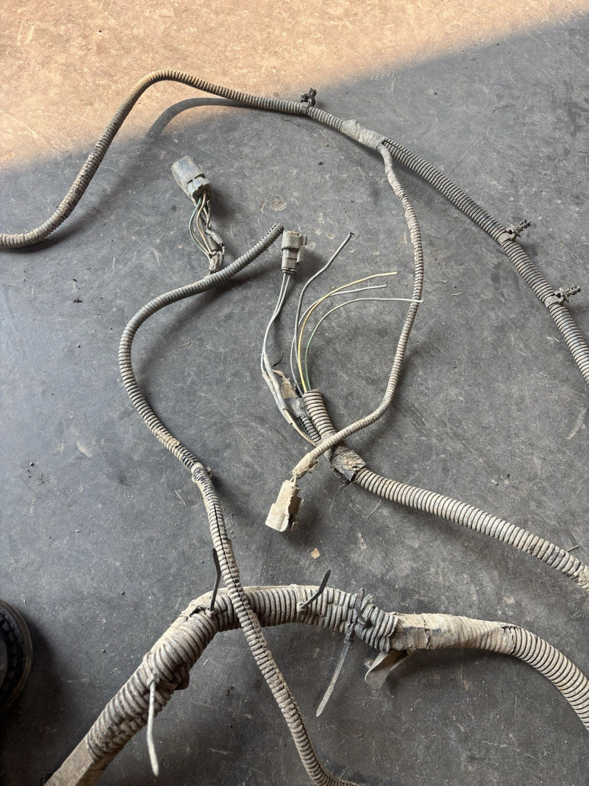 2005 DODGE RAM 2500 3500 CHASSIS FRAME WIRING HARNESS 56051411 4DR LONGBOX