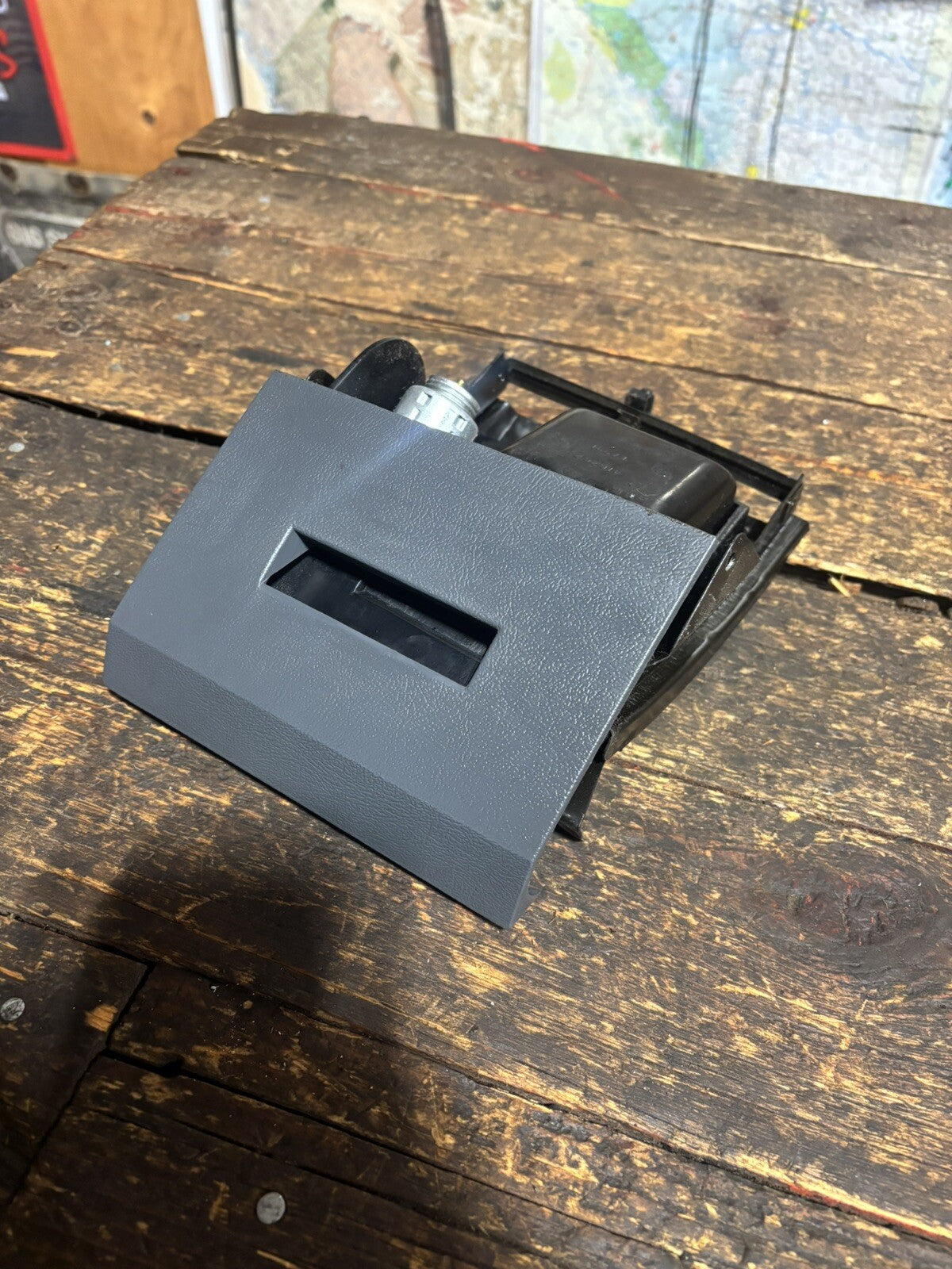 MINT 1ST GEN 1989 - 1993 DODGE RAM 150 250 350 GREY ASH TRAY ASHTRAY COIN HOLDER