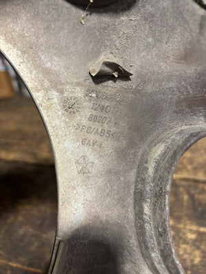 1999 - 2002 DODGE RAM 3500 DUALLY FRONT HUB DISH SIMULATOR WHEEL COVER 52106448