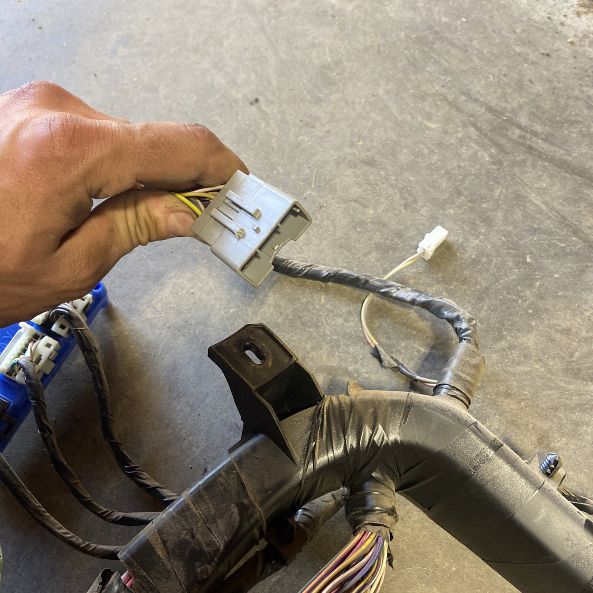 2005 DODGE RAM 2500 3500 CUMMINS AUTOMATIC HEATED SEATS DASH HARNESS 56051215AB 