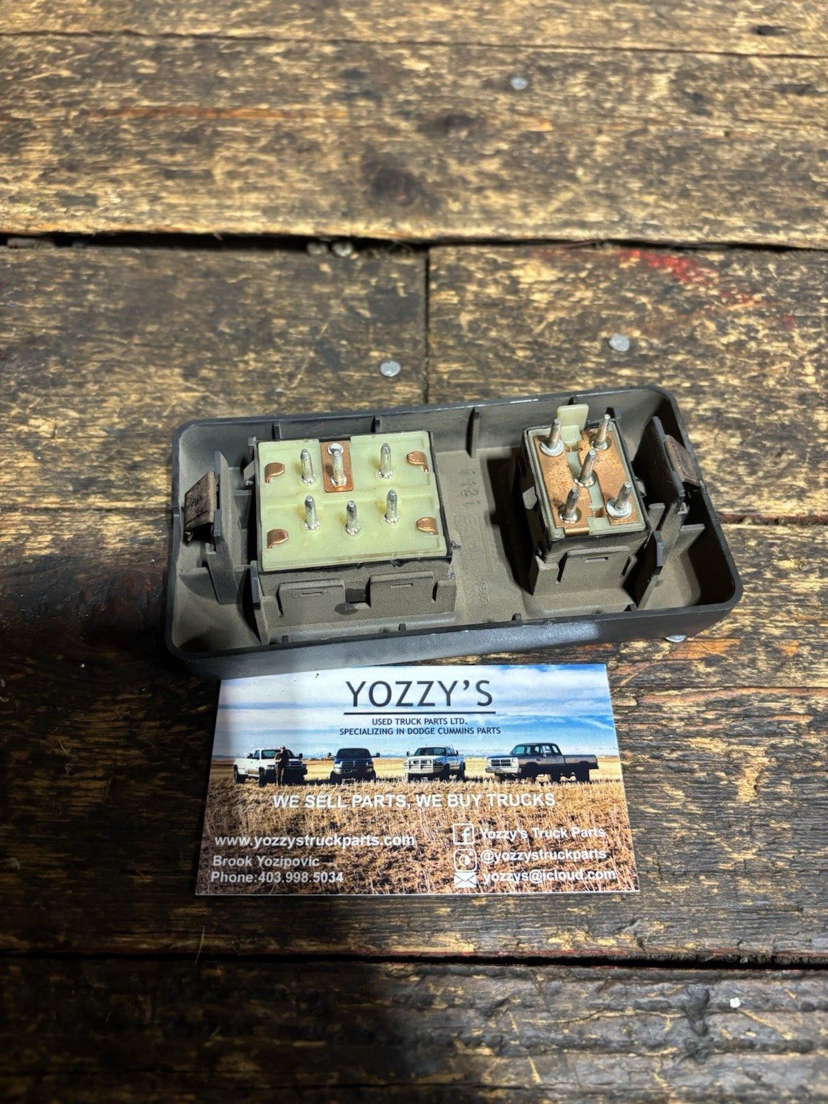 1989-1993 DODGE RAM 150 250 350 CUMMINS DRIVER SIDE WINDOW & LOCK SWITCHES GREY
