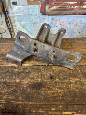 1991 .5 1992 1993 DODGE RAM CUMMINS AUTOMATIC 4X4 TRANSMISSION MOUNT BRACKET