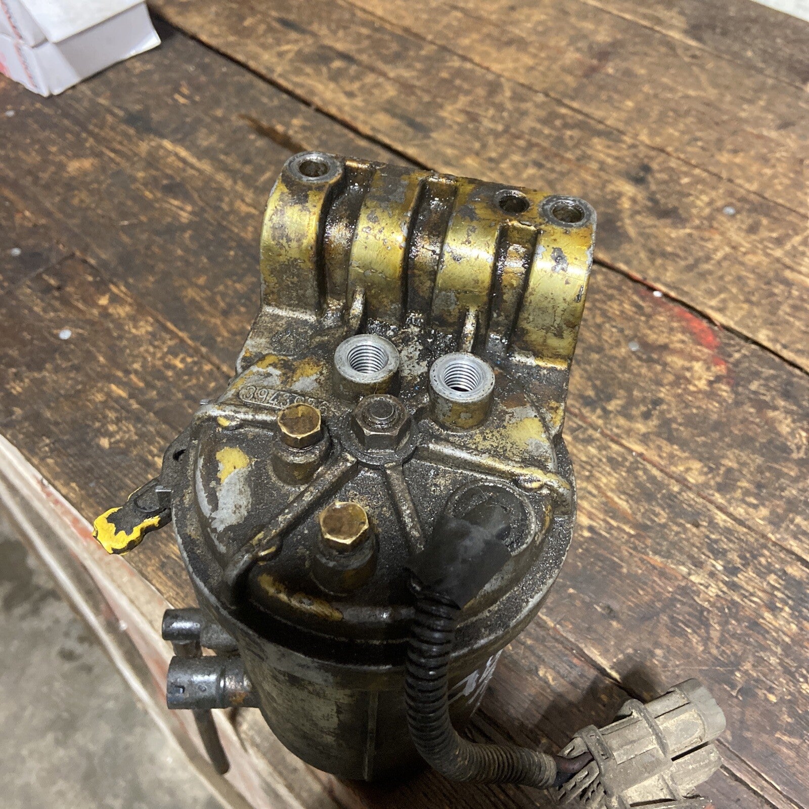 1998 1999 DODGE RAM 2500 3500 24V CUMMINS FUEL FILTER HOUSING 3943976